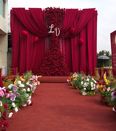 大龙镇5米高红色婚礼